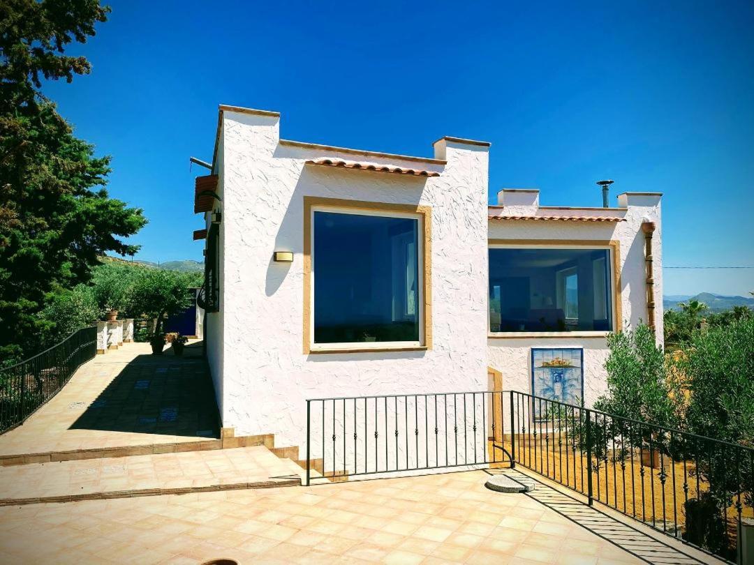Villa Immersa In Oliveto Vista Mare Шака Екстериор снимка