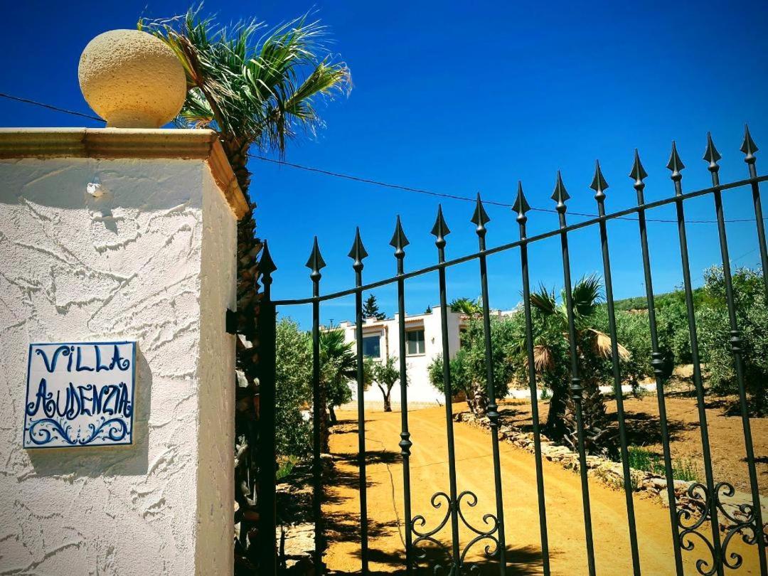 Villa Immersa In Oliveto Vista Mare Шака Екстериор снимка