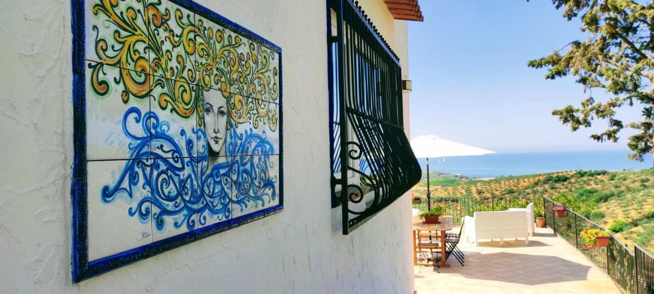 Villa Immersa In Oliveto Vista Mare Шака Екстериор снимка