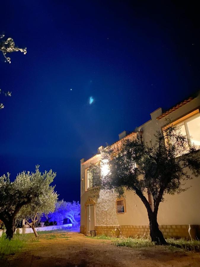 Villa Immersa In Oliveto Vista Mare Шака Екстериор снимка