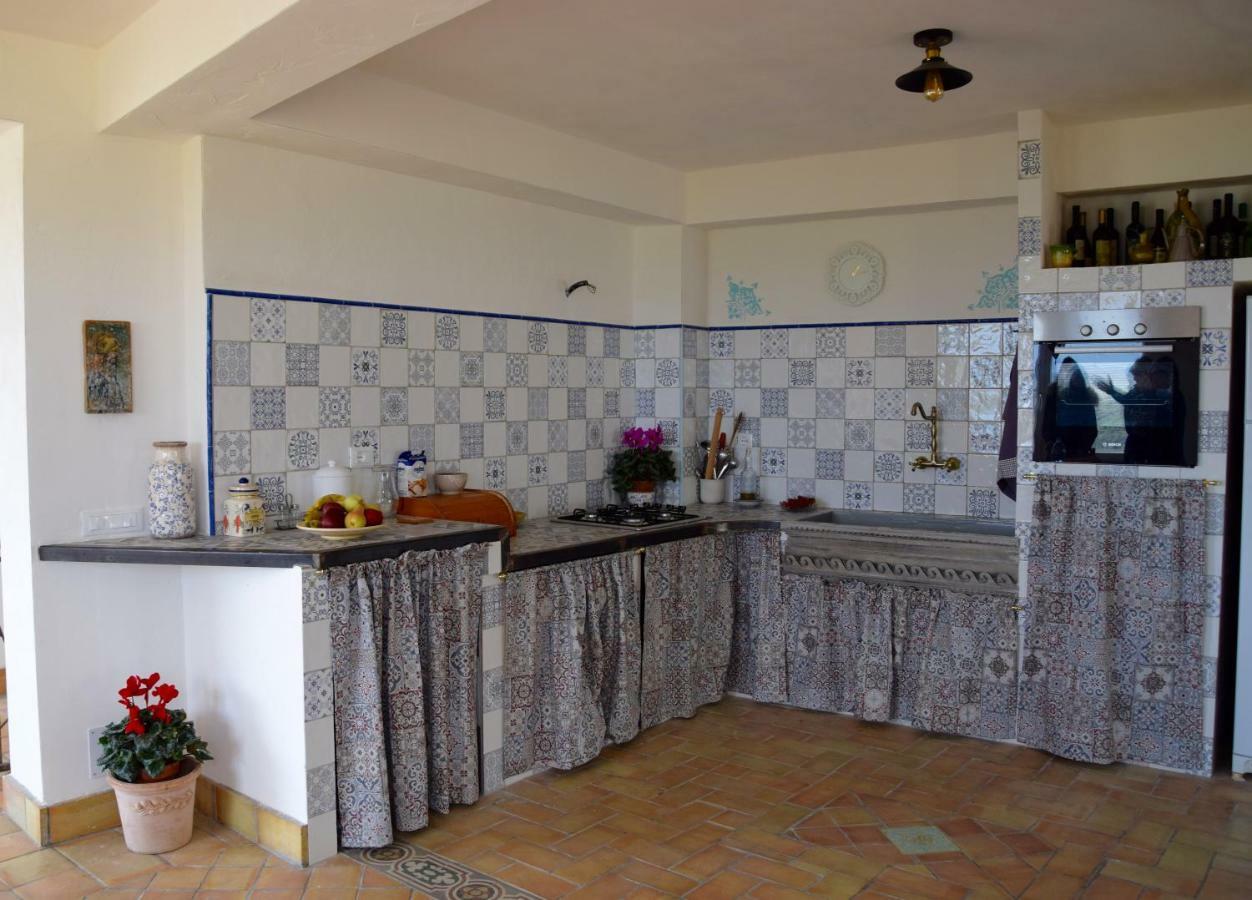 Villa Immersa In Oliveto Vista Mare Шака Екстериор снимка